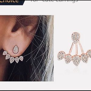Suyi Fashion Crystal Rose Gold Chic Stud Earrings